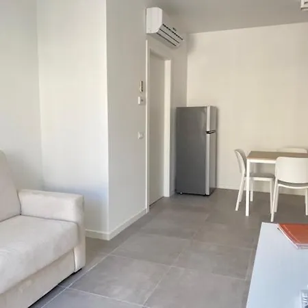 Nuovo Bilocale Super Accessoriato Con Spazio Esterno * סירולו
