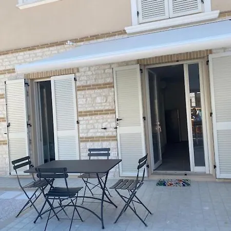 Nuovo Bilocale Super Accessoriato Con Spazio Esterno סירולו