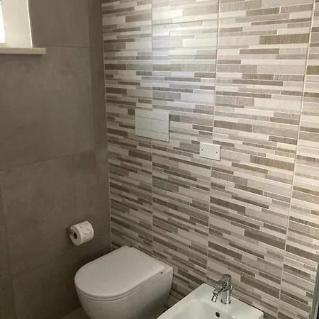 Nuovo Bilocale Super Accessoriato Con Spazio Esterno דירה *